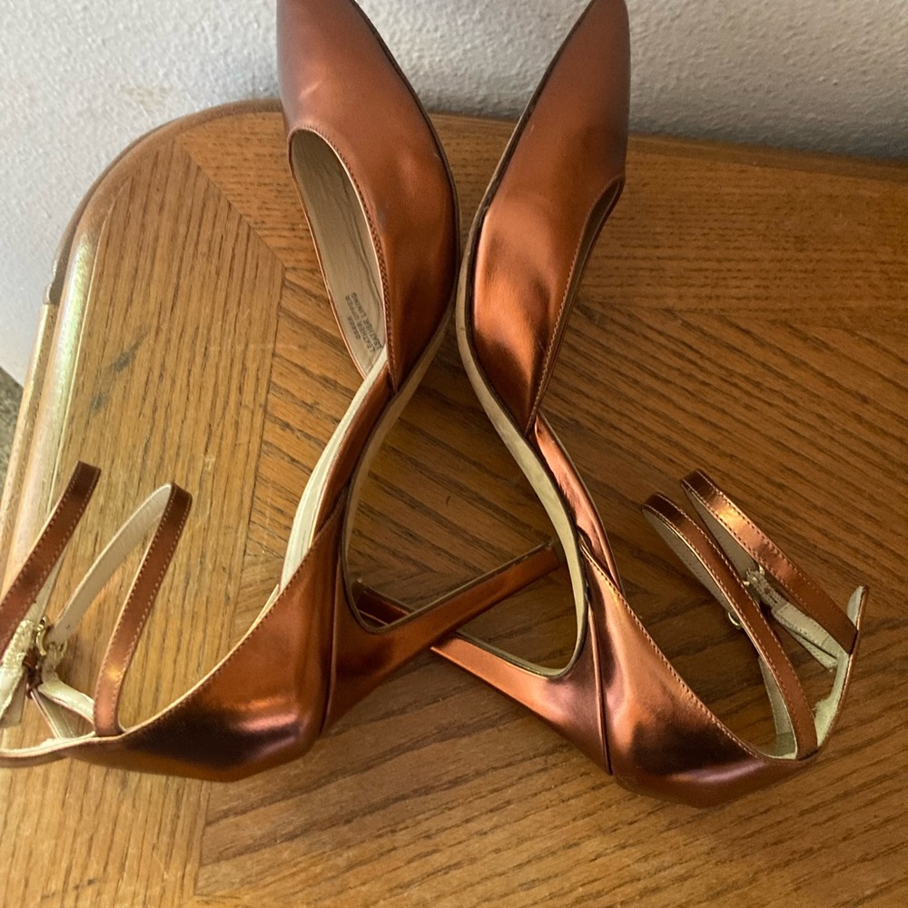 J. CREW Coppertone Metallic Heels With Dual Ankle Straps. Size 8. - Picture 5 of 9